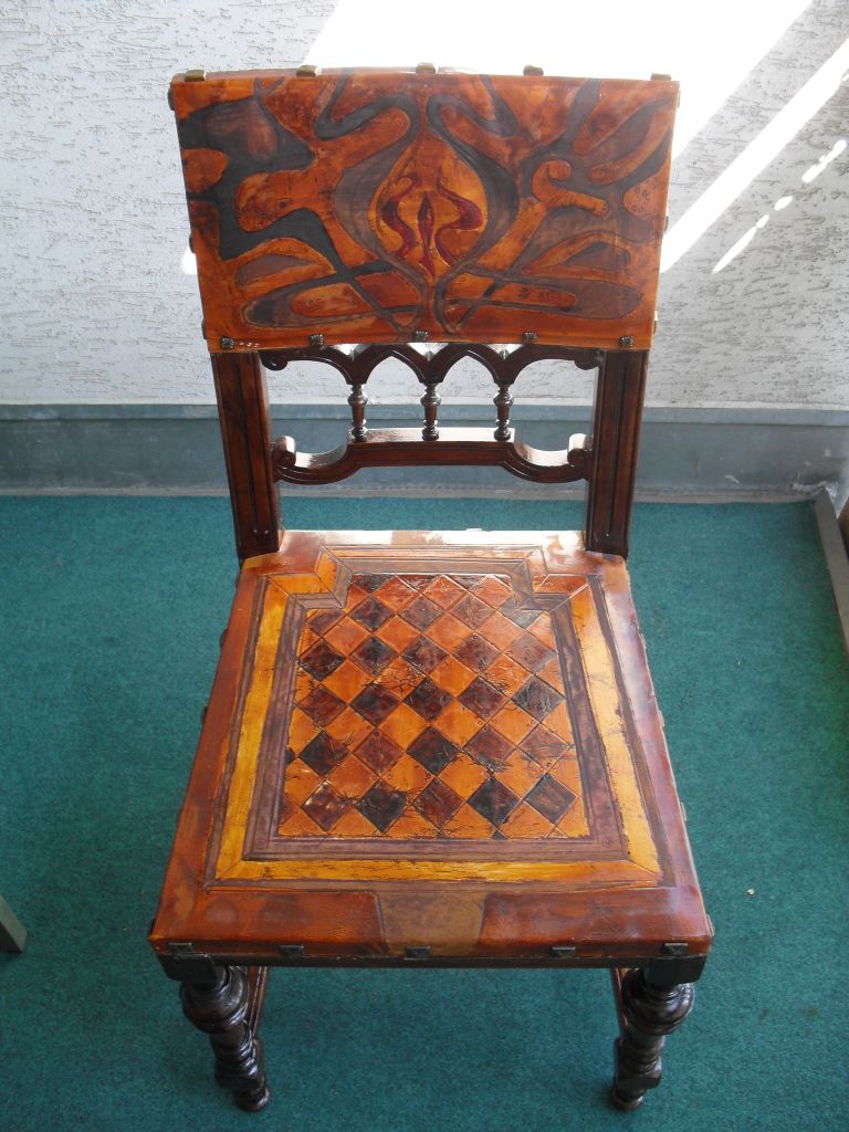 Starožitná židle, nově potažená